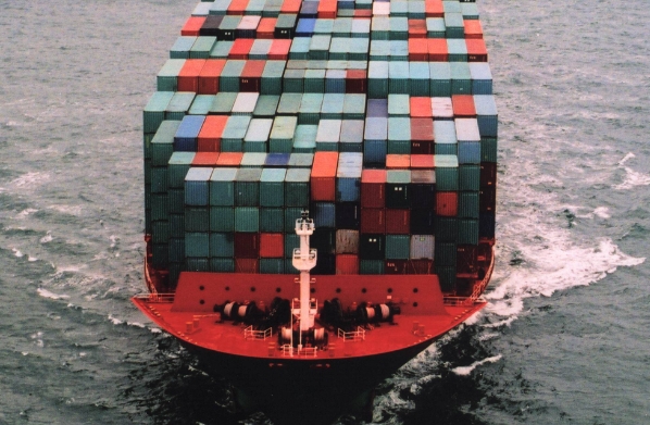 對(duì)客戶而言，選擇一個(gè)可信賴的貨代公司是非常重要的