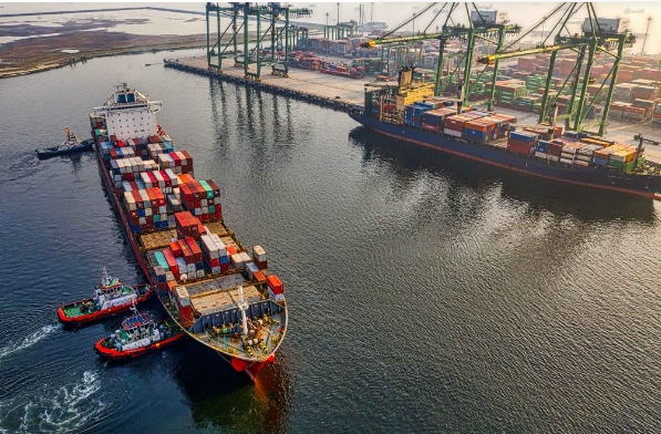 印尼作為東南亞非常大的經(jīng)濟(jì)體之一，物流行業(yè)的發(fā)展一直備受關(guān)注