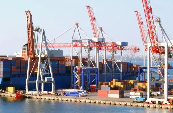 美國貨代行業(yè)作為全球貿易的關鍵一環(huán)，將繼續(xù)發(fā)揮著不可替代的作用