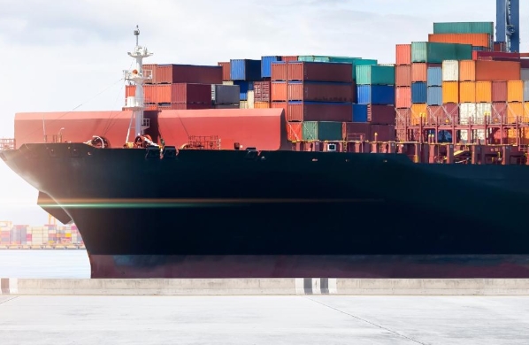 國(guó)際物流管理是企業(yè)在全球化競(jìng)爭(zhēng)中取得成功的關(guān)鍵因素之一