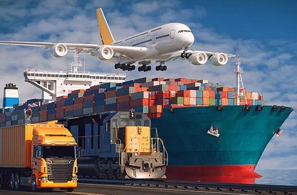 在當(dāng)今全球化的背景下，國(guó)際物流行業(yè)的發(fā)展十分迅速