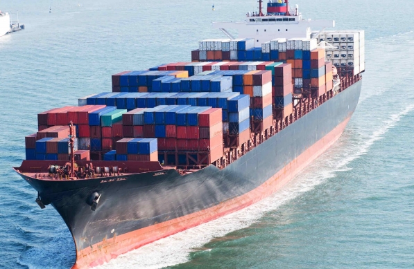 新加坡貨代是國(guó)際物流領(lǐng)域重要一環(huán)，扮演著連接海陸空運(yùn)輸?shù)慕巧?>
							</div>
							<div   id=