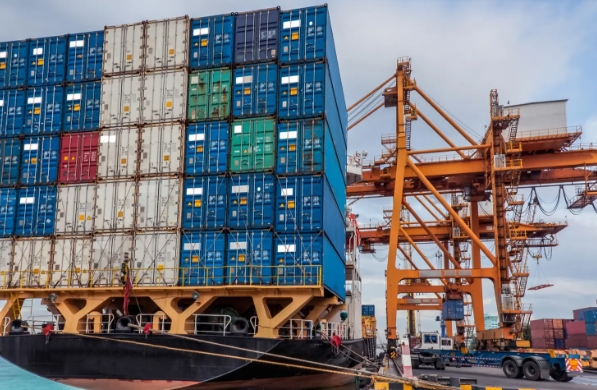 在新的歷史起點(diǎn)上，國際貨運(yùn)代理將繼續(xù)發(fā)揮其重要作用