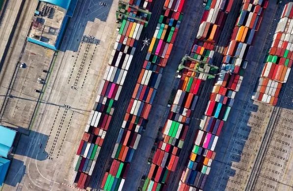 韓國貨代作為連接中韓貿(mào)易的橋梁，發(fā)揮著舉足輕重的作用