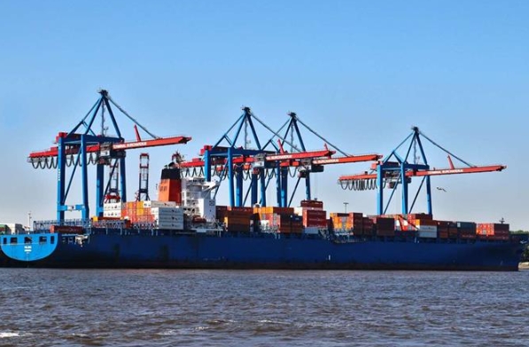 上海國際物流以其高效的物流體系，連接著世界的每一個角落