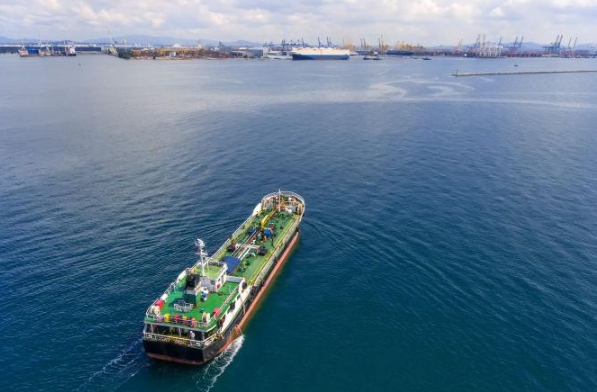 隨著北方航線的逐漸開發(fā)，俄羅斯海運(yùn)正迎來(lái)前所未有的發(fā)展機(jī)遇