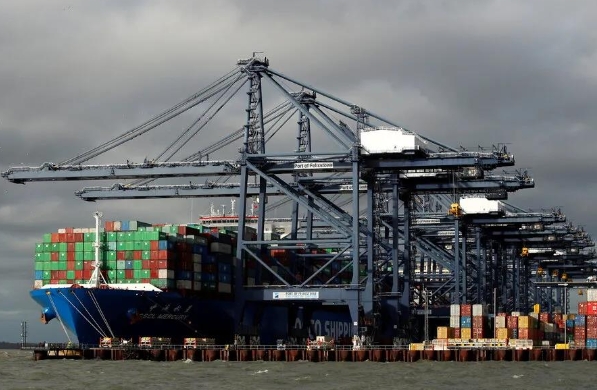 隨著全球貿(mào)易的不斷發(fā)展，國(guó)際貨代行業(yè)將迎來(lái)更多的發(fā)展機(jī)遇