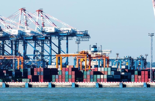 在未來的發(fā)展中，美國的貨運代理行業(yè)將繼續(xù)保持穩(wěn)健的增長態(tài)勢