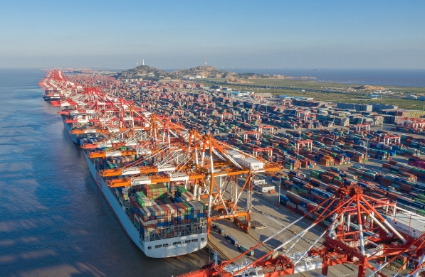 盡管上海貨代公司在行業(yè)中具有一定的優(yōu)勢(shì)，但也面臨著不少挑戰(zhàn)