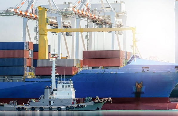 隨著印尼經(jīng)濟(jì)的持續(xù)增長(zhǎng)和人口的不斷增加，其物流需求將持續(xù)擴(kuò)大