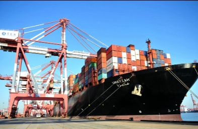 國(guó)際海運(yùn)在歷史的長(zhǎng)河中不斷前行，見(jiàn)證著人類文明的進(jìn)步與變遷