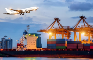 國際貨代通過提供專業(yè)化的服務(wù)，幫助貨主節(jié)省時間和精力，確保貨物的安全運(yùn)輸